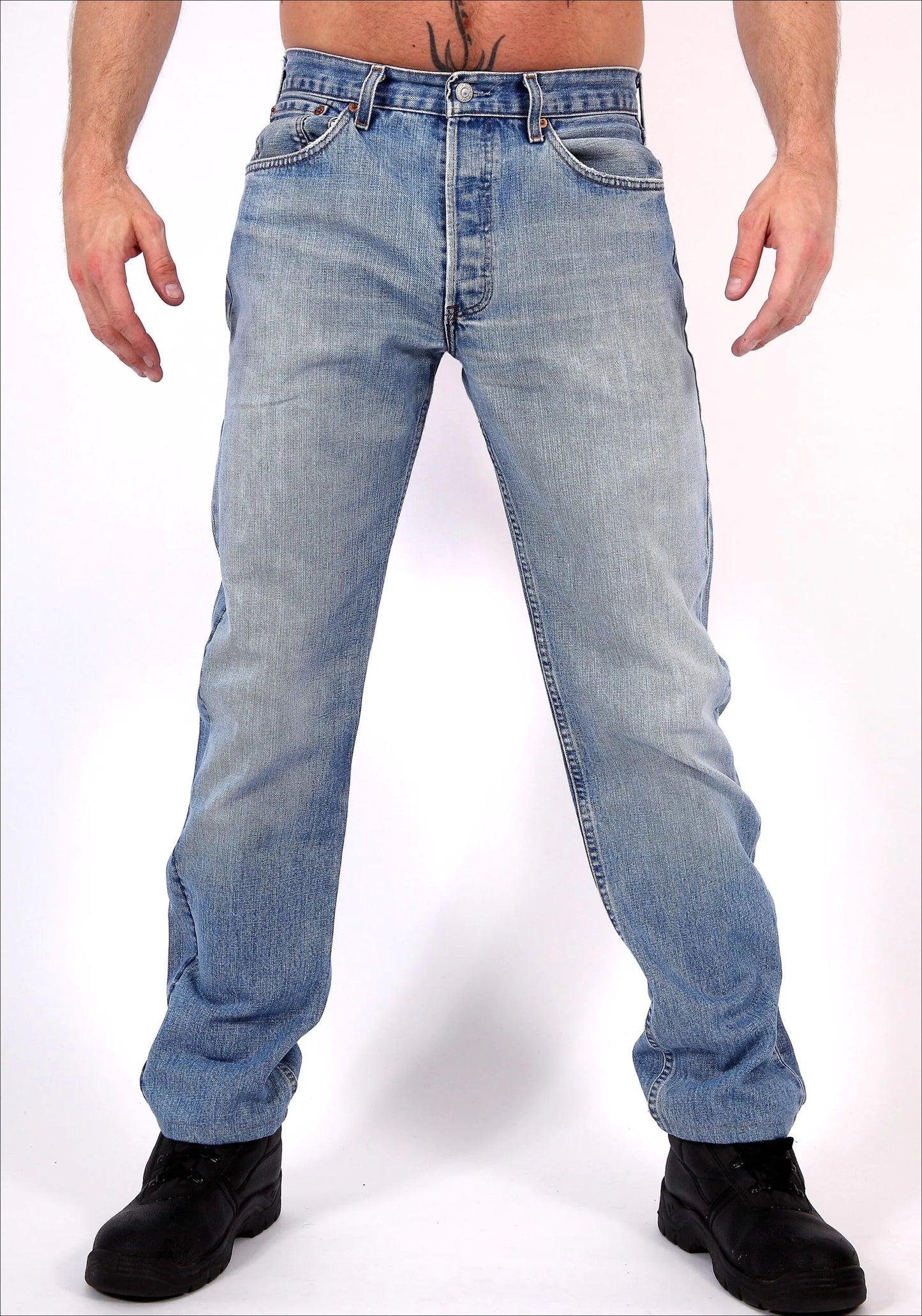 Levi's Jeans in Standard-Passform, hellblau, mit durchgehendem Reißverschluss hinten