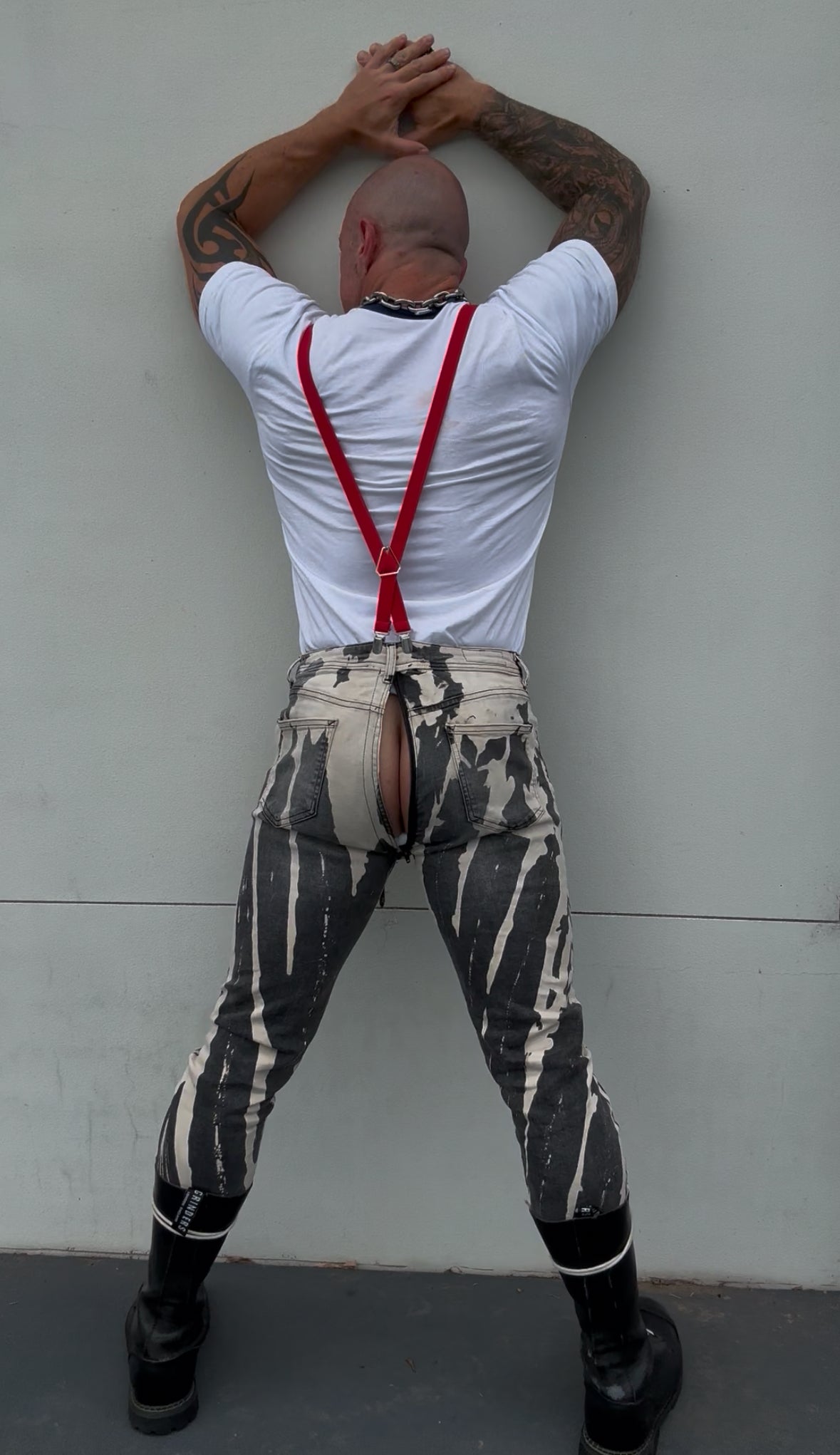 Décolorants en denim stretch, coupe skinny noire avec fermeture éclair au dos et sur toute la longueur