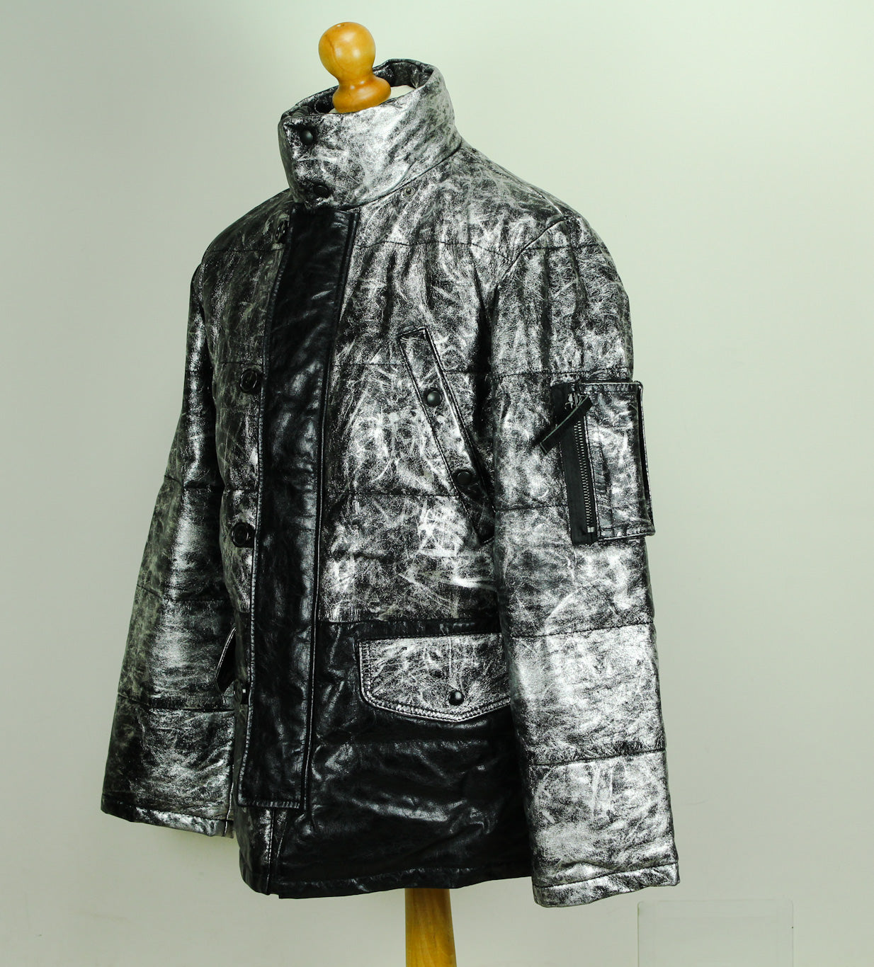 🔥 "Izreel Kazuhiro Takakura" real down silver jacket - Medium