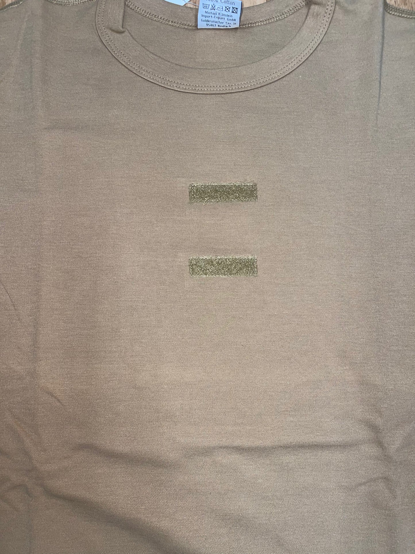 T-shirt militaire vintage original Kaki - avec Drapeaux - Rare !