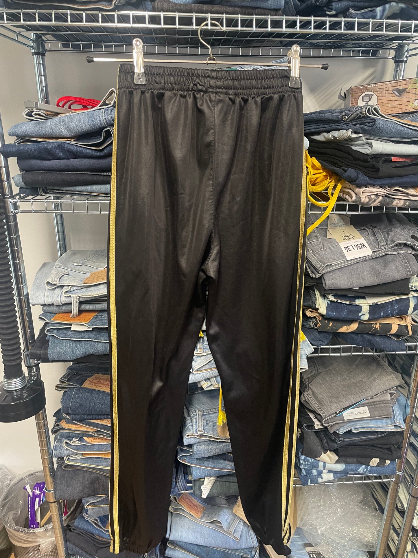 🔥 Adidas trackies size extra small - Black