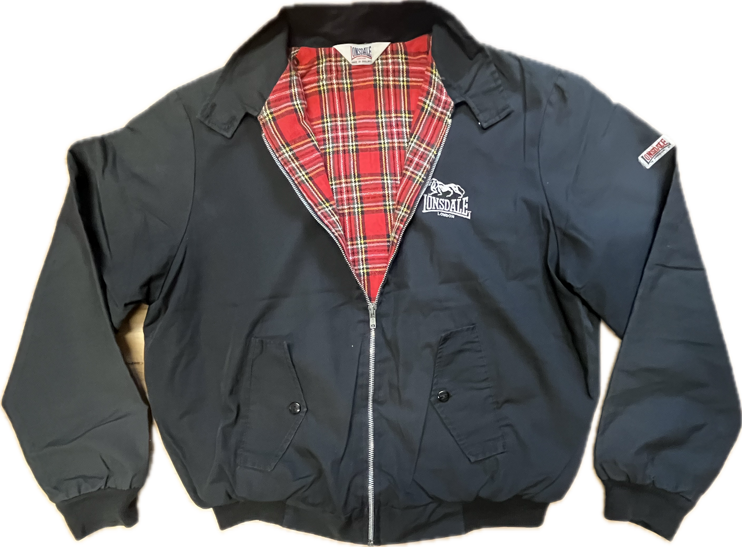 Lonsdale classic slim fit Harrington Jacket. Embroidered classic Lonsdale logo on the chest