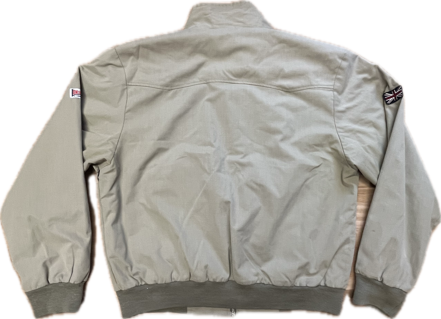 Lonsdale classic slim fit Harrington Jacket. Embroidered classic Lonsdale logo on the chest
