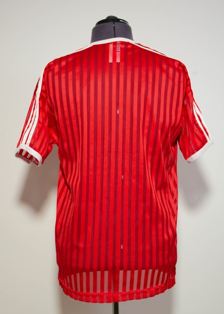 Vintage 80's Adidas t-shirt shiny red Medium