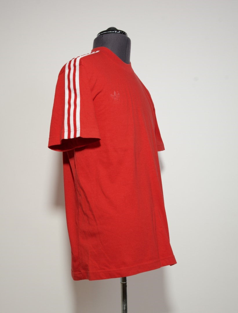 Vintage Adidas t-shirt red Medium