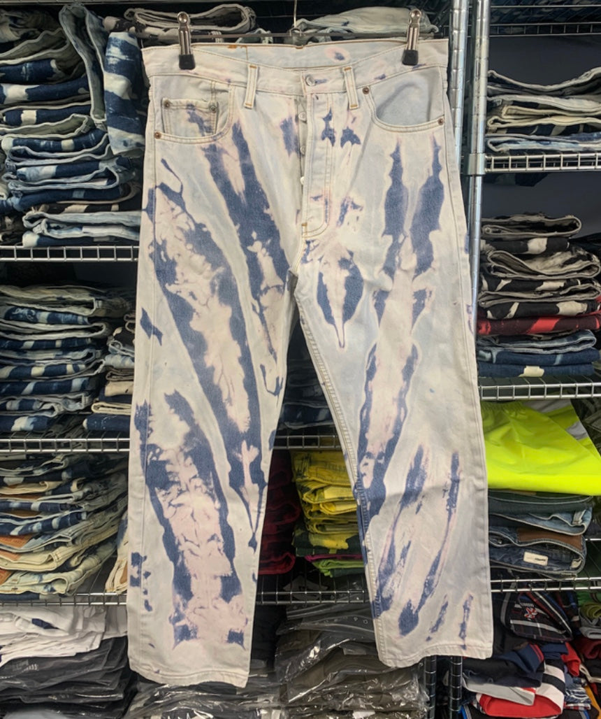 Levi's Blue Bleachers - 33" waist