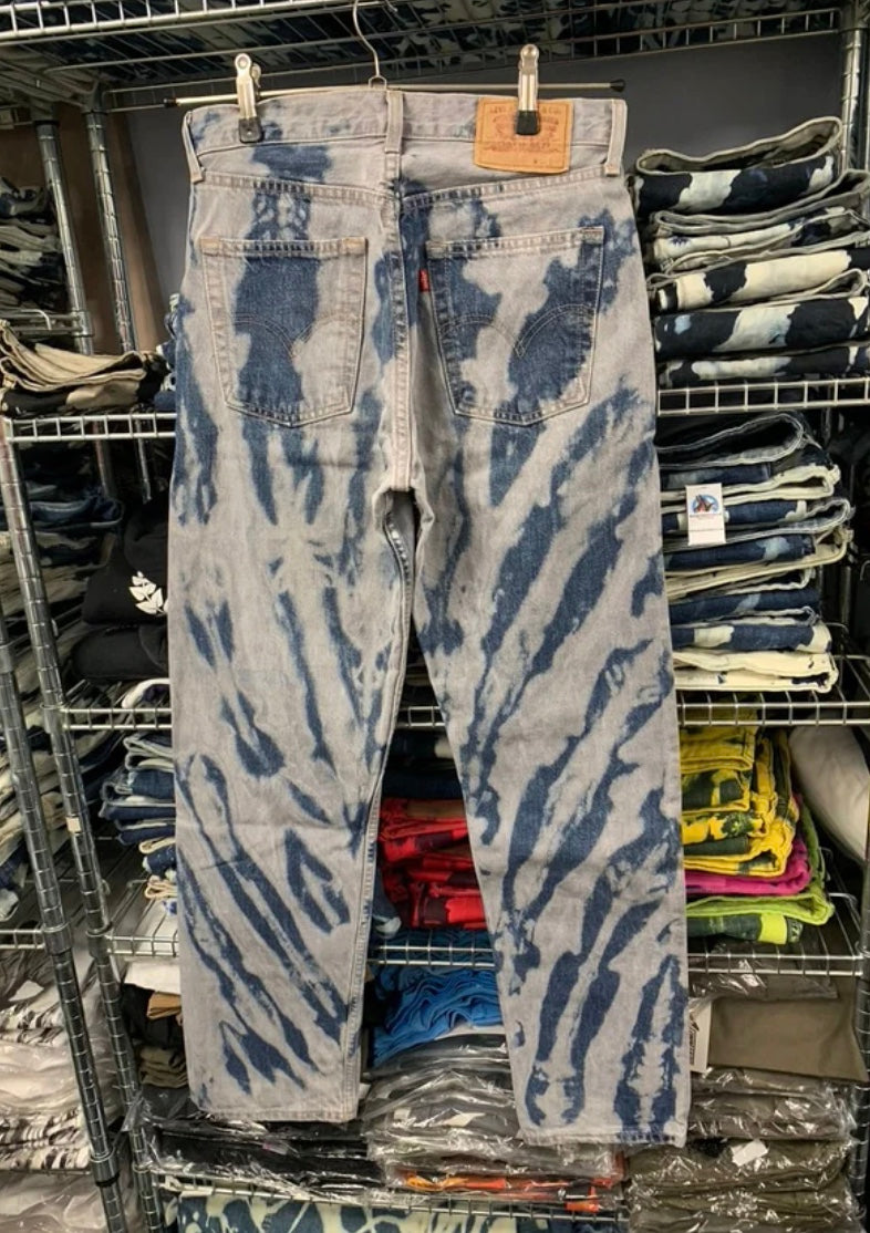 Levi's Blue Bleachers - 30" waist