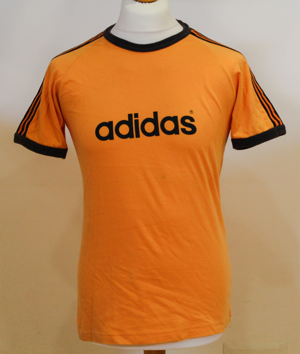 🔥 80's Adidas T- Shirt Orange - Medium