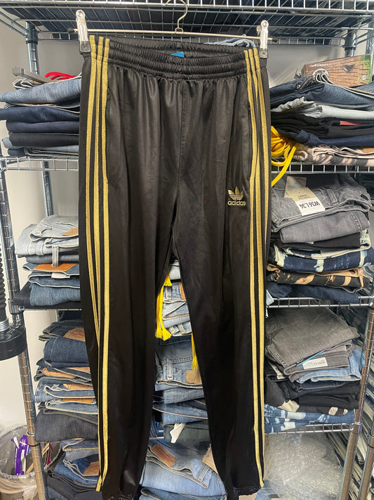 🔥 Adidas trackies size extra small - Black