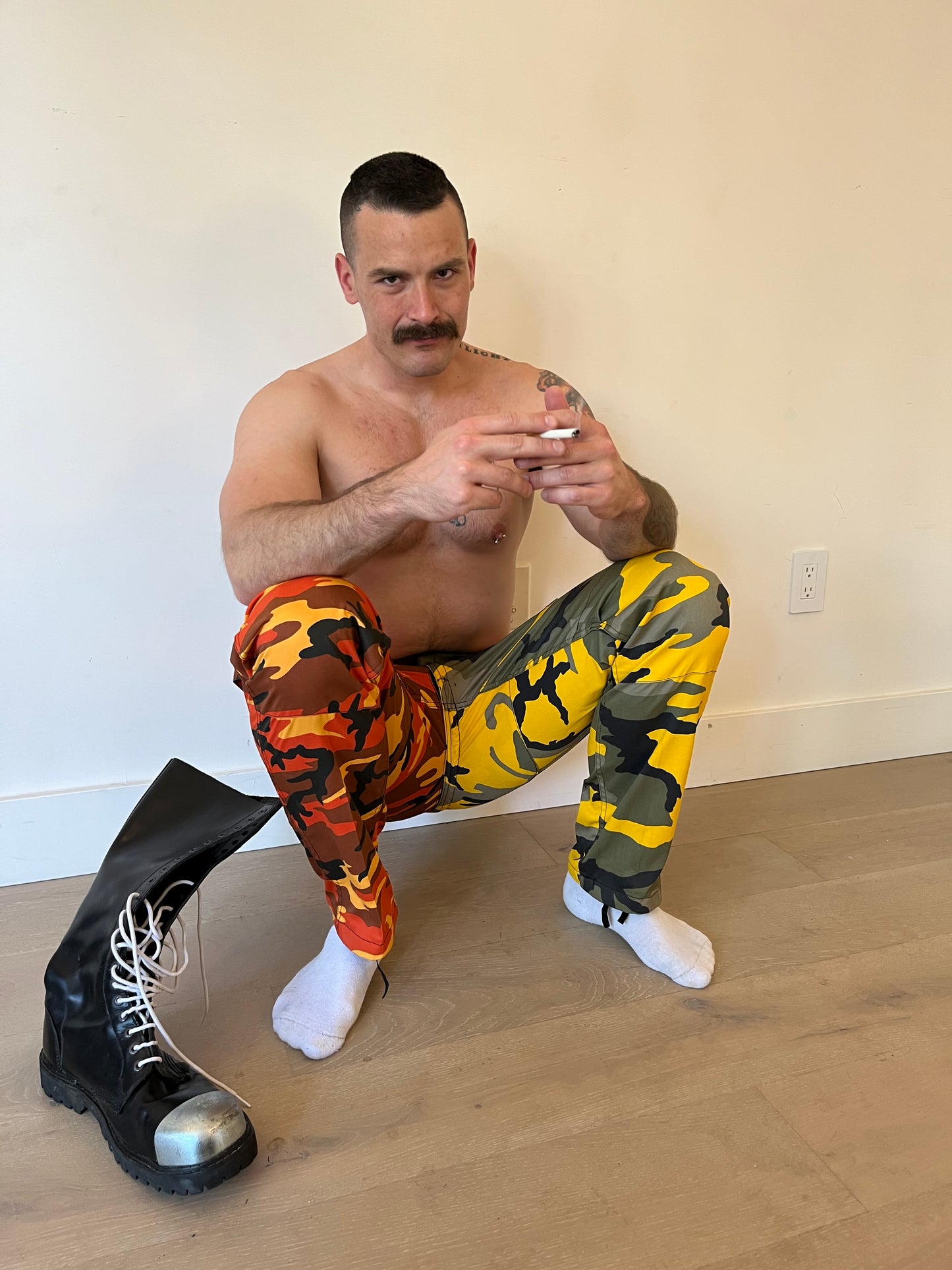 Combat trousers orange-yellow camouflage with back/full zip