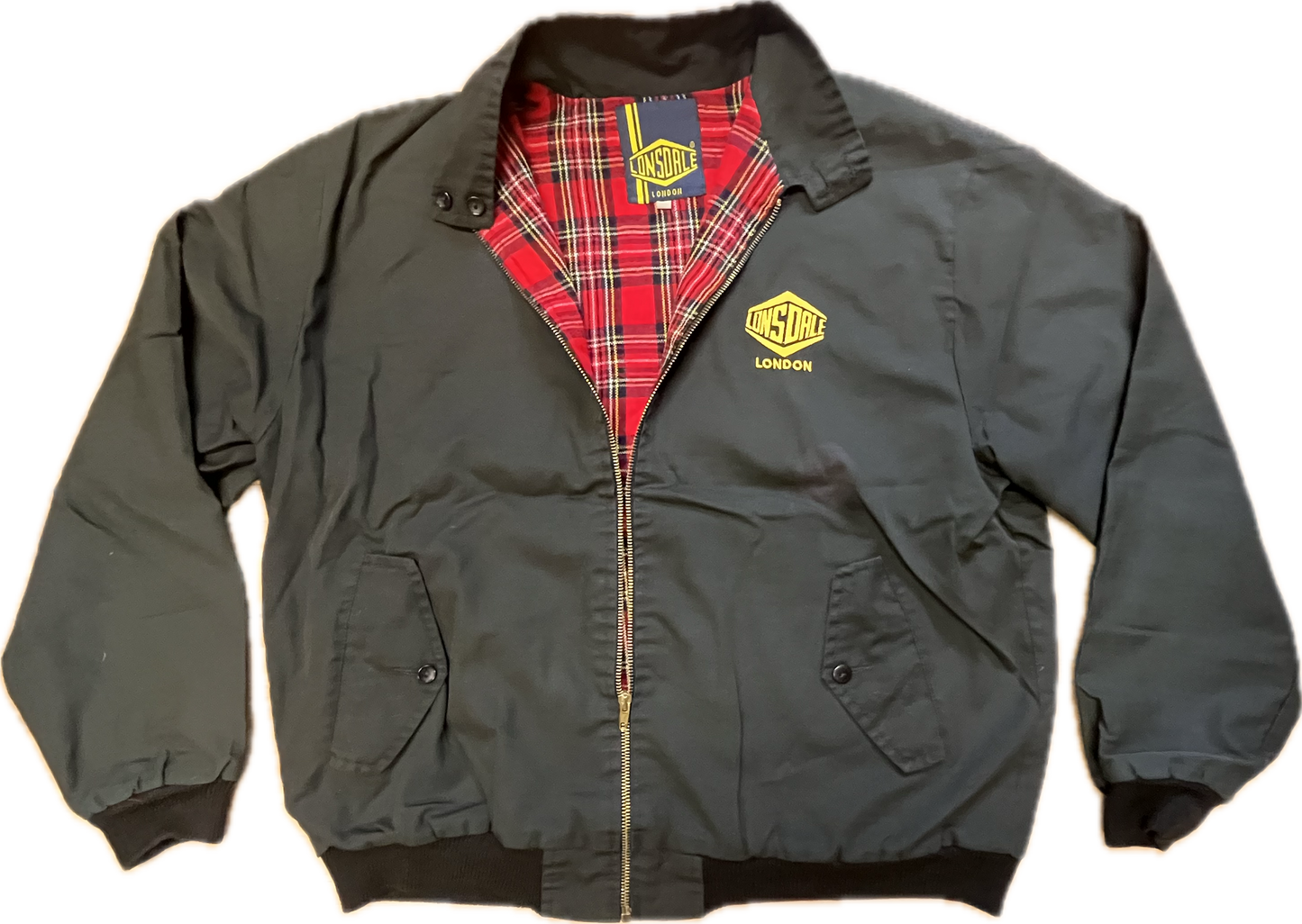 Lonsdale classic slim fit Harrington Jacket. Embroidered classic Lonsdale logo on the chest