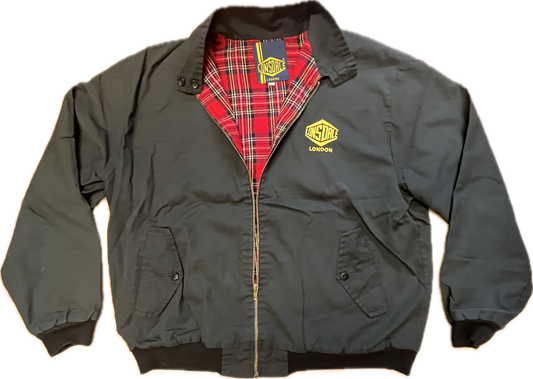 Lonsdale classic slim fit Harrington Jacket. Embroidered classic Lonsdale logo on the chest