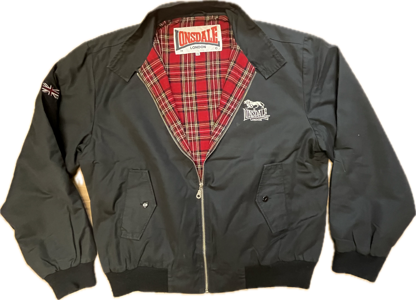 Lonsdale classic slim fit Harrington Jacket. Embroidered classic Lonsdale logo on the chest