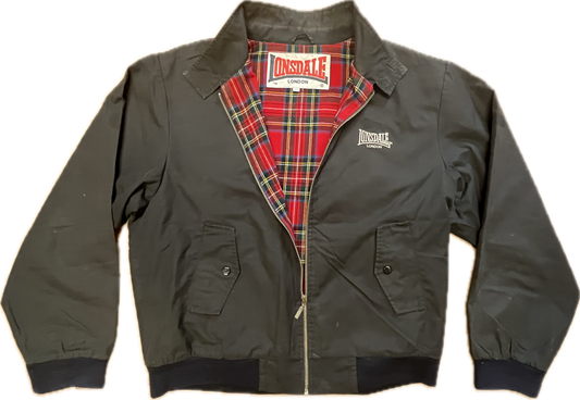 Lonsdale classic slim fit Harrington Jacket. Embroidered classic Lonsdale logo on the chest