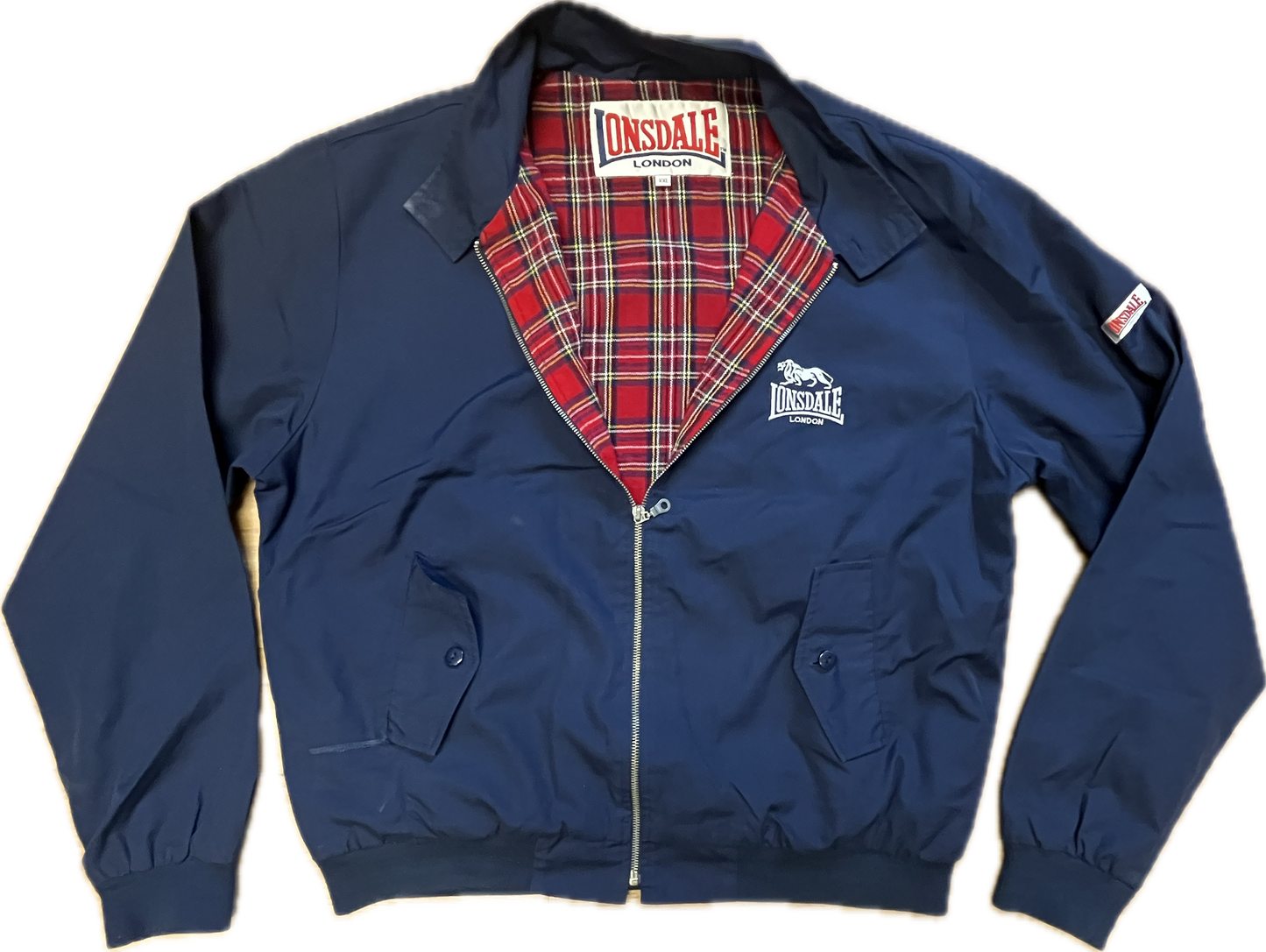 Lonsdale classic slim fit Harrington Jacket. Embroidered classic Lonsdale logo on the chest
