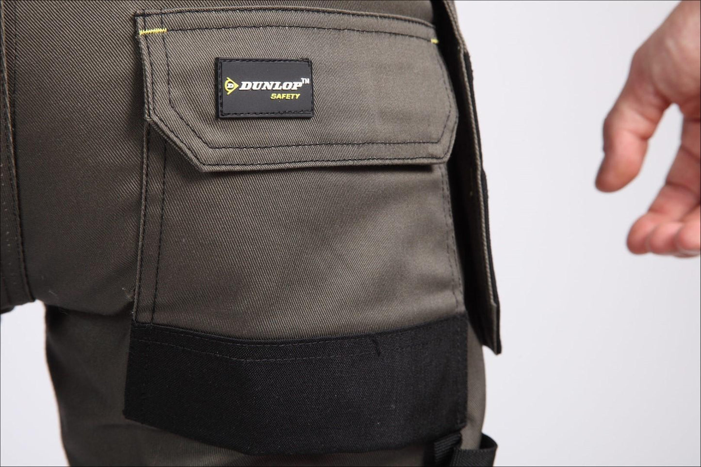 Dunlop Baustellenhose - Armeegrün/Schwarz mit Rückseite und durchgehendem Reißverschluss