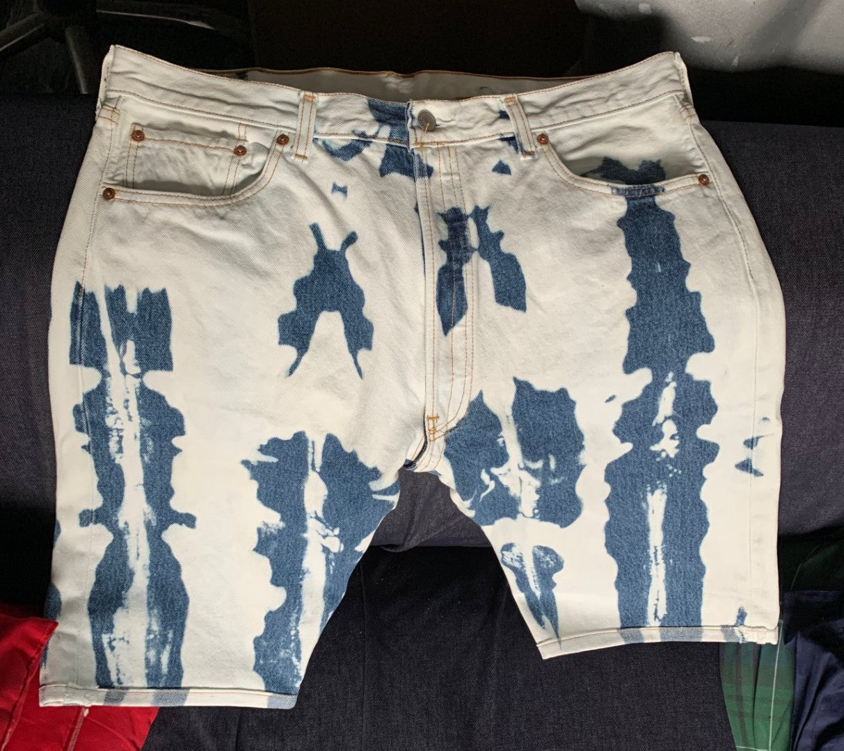 Straight fit bleached shorts blue Levi's with zips (new)